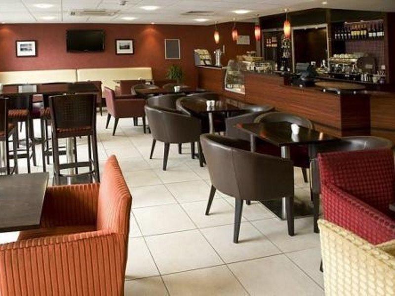 Premier Inn London City Aldgate photo 2