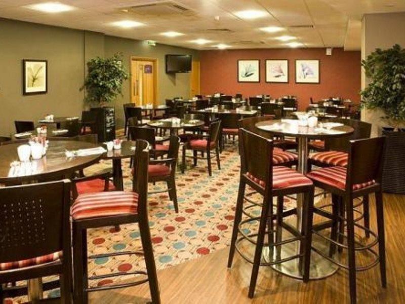 Premier Inn London City Aldgate photo 3