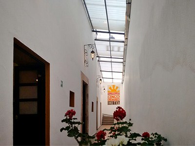 Cinco de Mayo Hotel photo 4