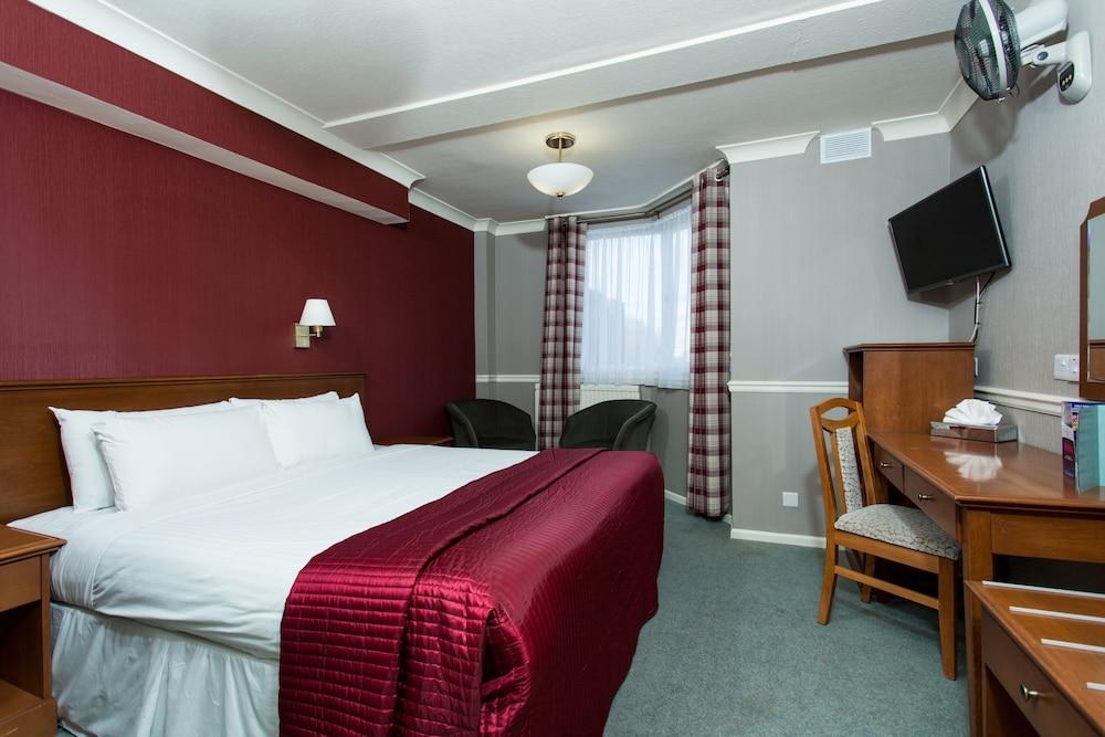 The Clarendon Hotel - Blackheath photo 2