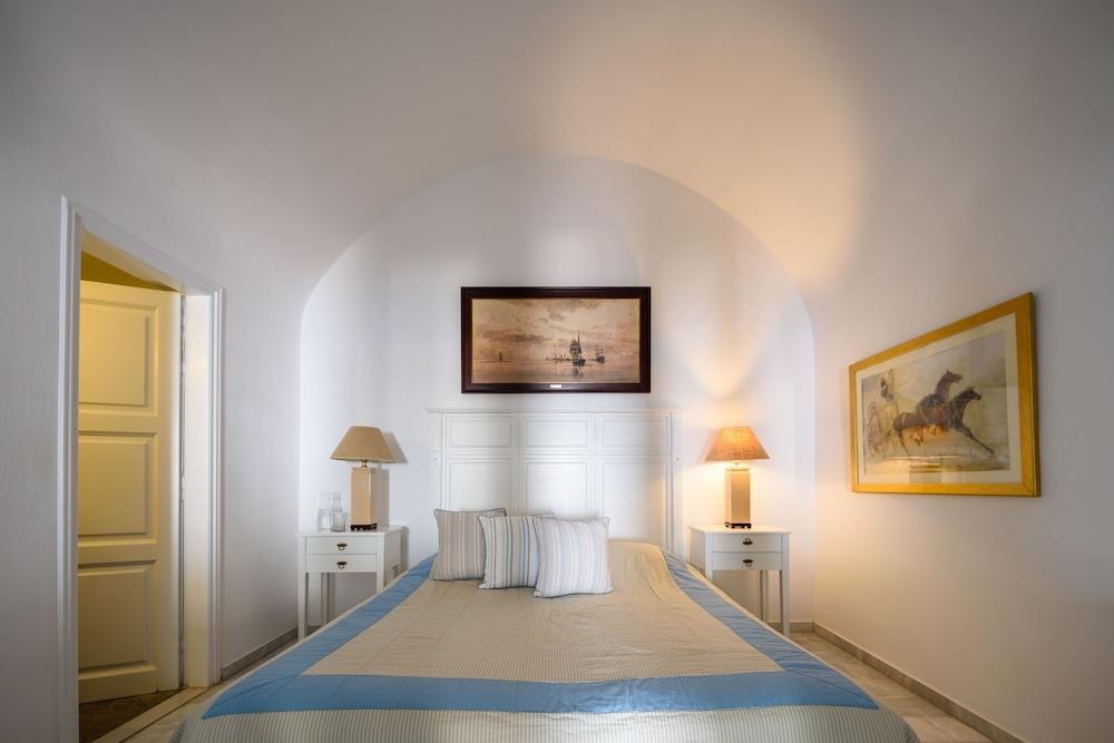 ANDROMEDA VILLAS photo 2