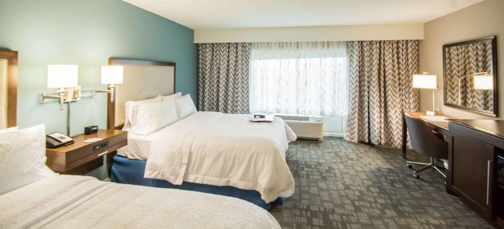 HAMPTON INN & SUITES SEAWORLD photo 3