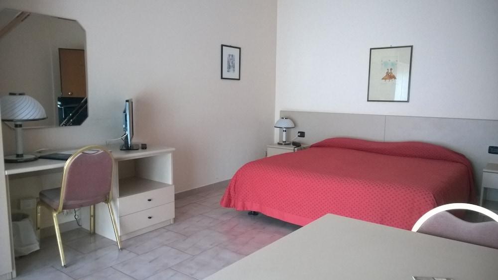 RONDO' HOTEL photo 2