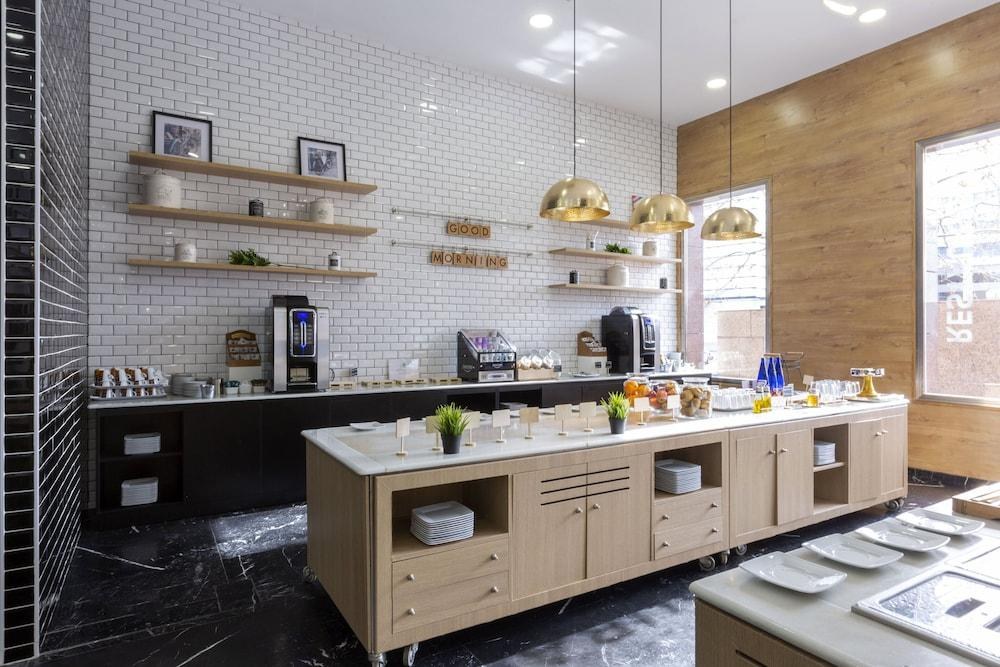voco Madrid - Las Tablas by IHG photo 3