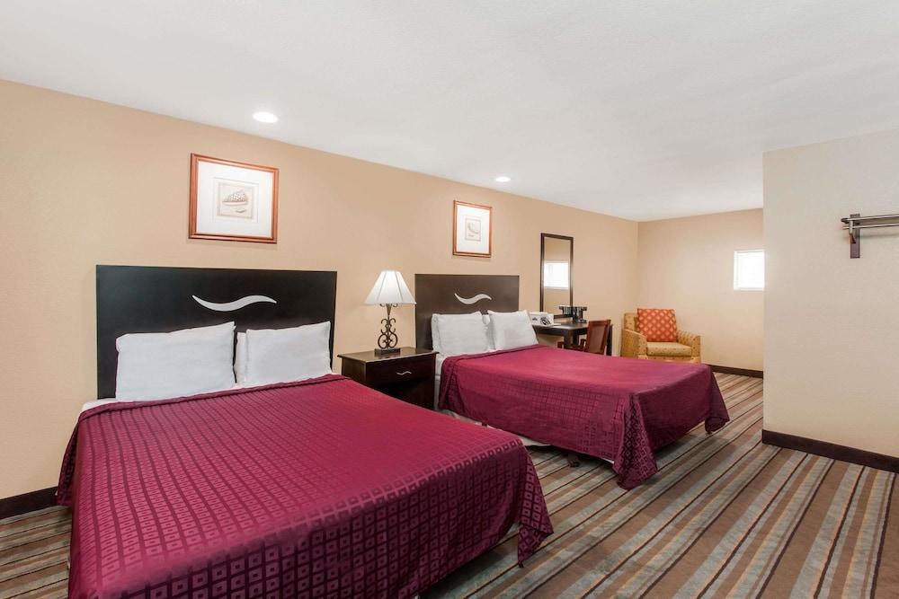 TRAVELODGE SAN DIEGO SEAWORLD photo 2