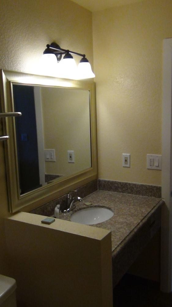 TRAVELODGE SAN DIEGO SEAWORLD photo 4