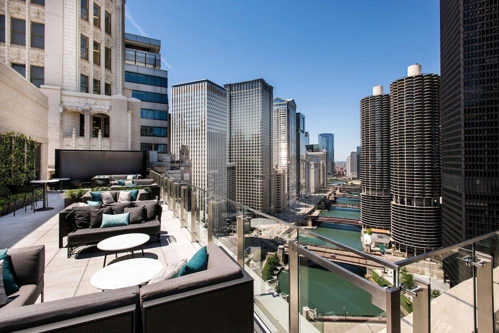 LondonHouse Chicago, Curio Collection by Hilton photo 4