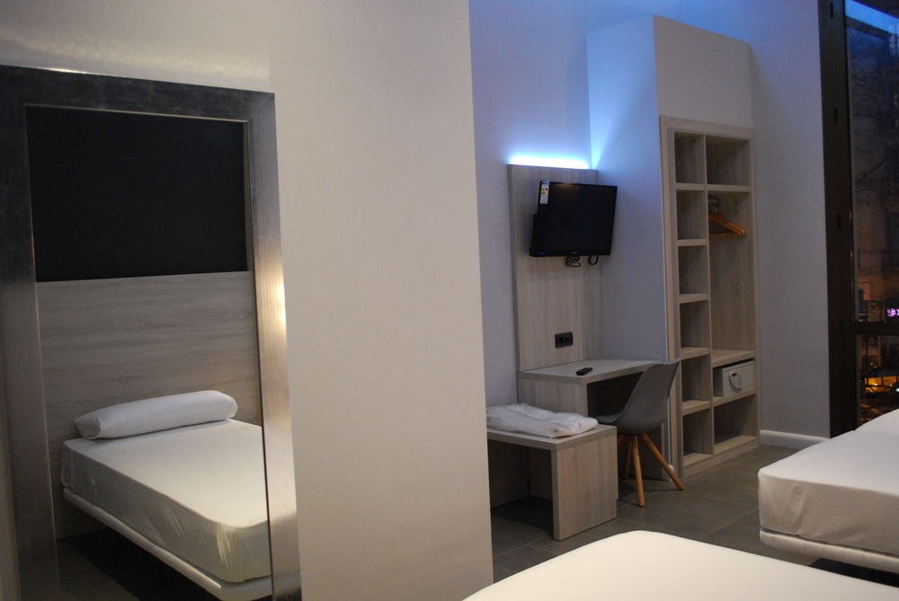 Hostal Plaza Goya BCN photo 3