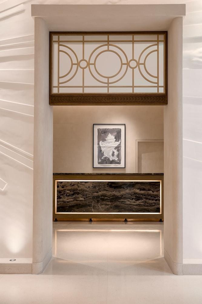 FOUR SEASONS LONDON TEN TRINITY SQUARE photo 4