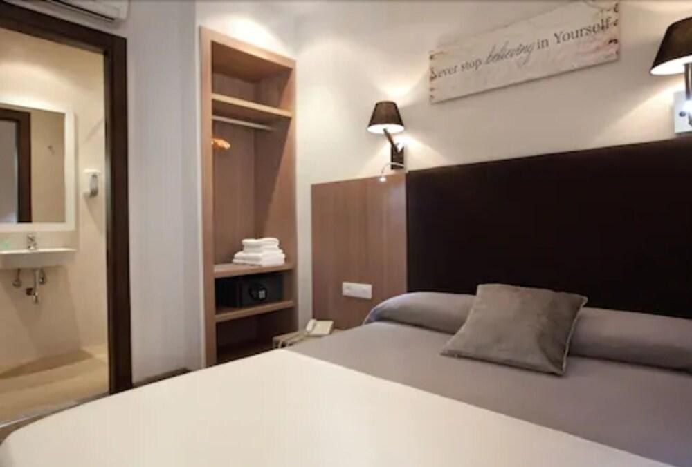 Hostal Centric photo 2