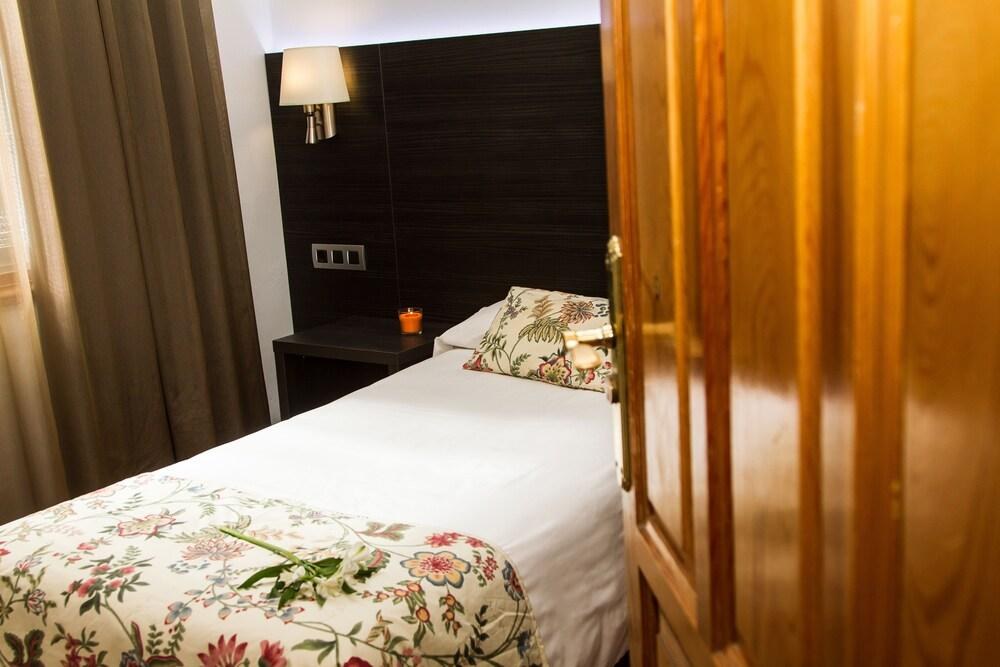 HOSTAL MARLASCA photo 2