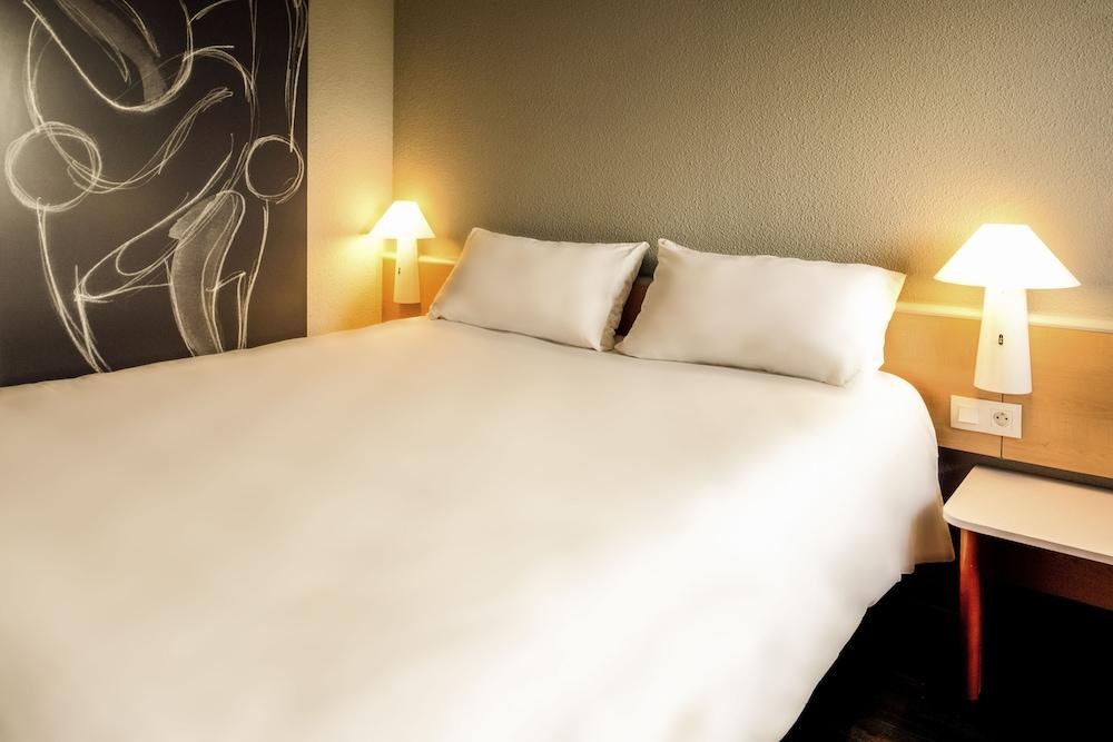 IBIS ORLY CHEVILLY TRAM 7 photo 2