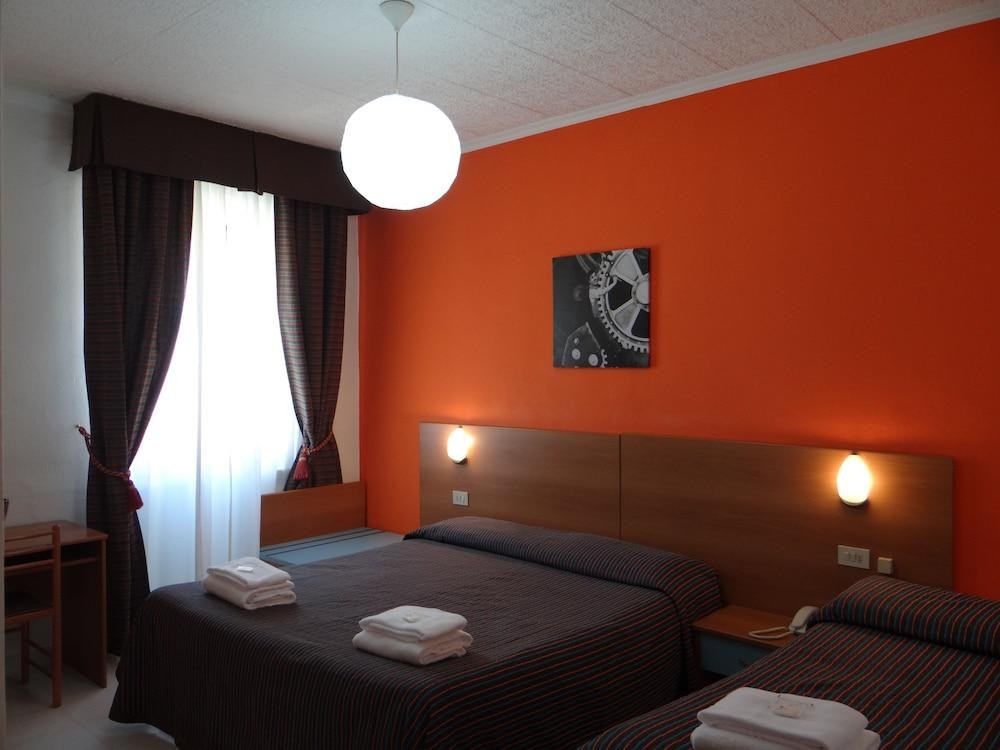 HOTEL AMENDOLA FIERA photo 3