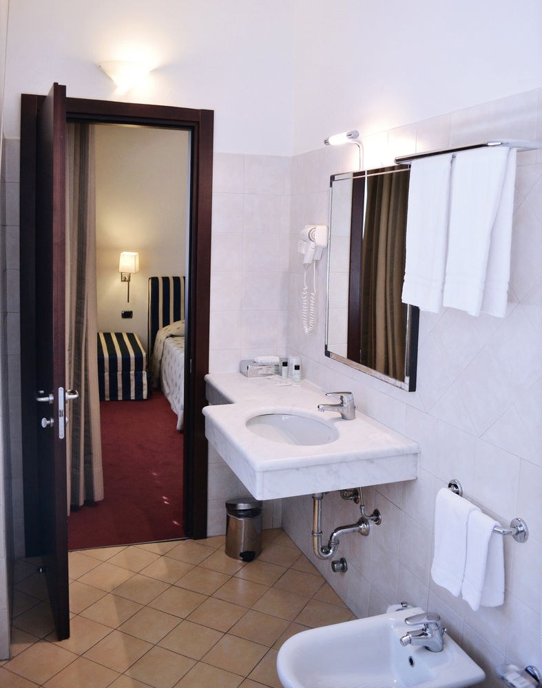 HOTEL AIRPORT photo 3