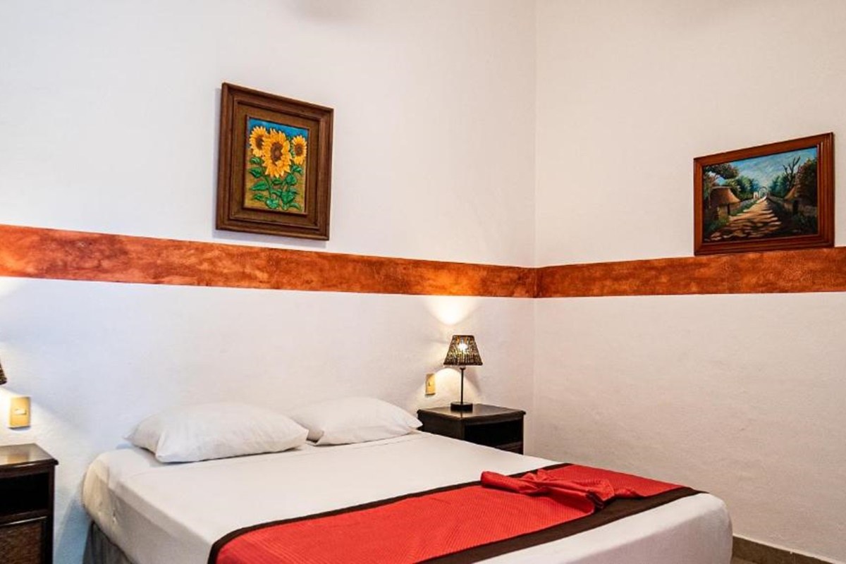 HOTEL CASA DE LAS FLORES photo 3