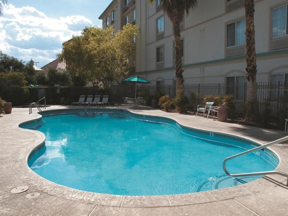 La Quinta Inn & Suites by Wyndham Las Vegas Summerlin Tech photo 2