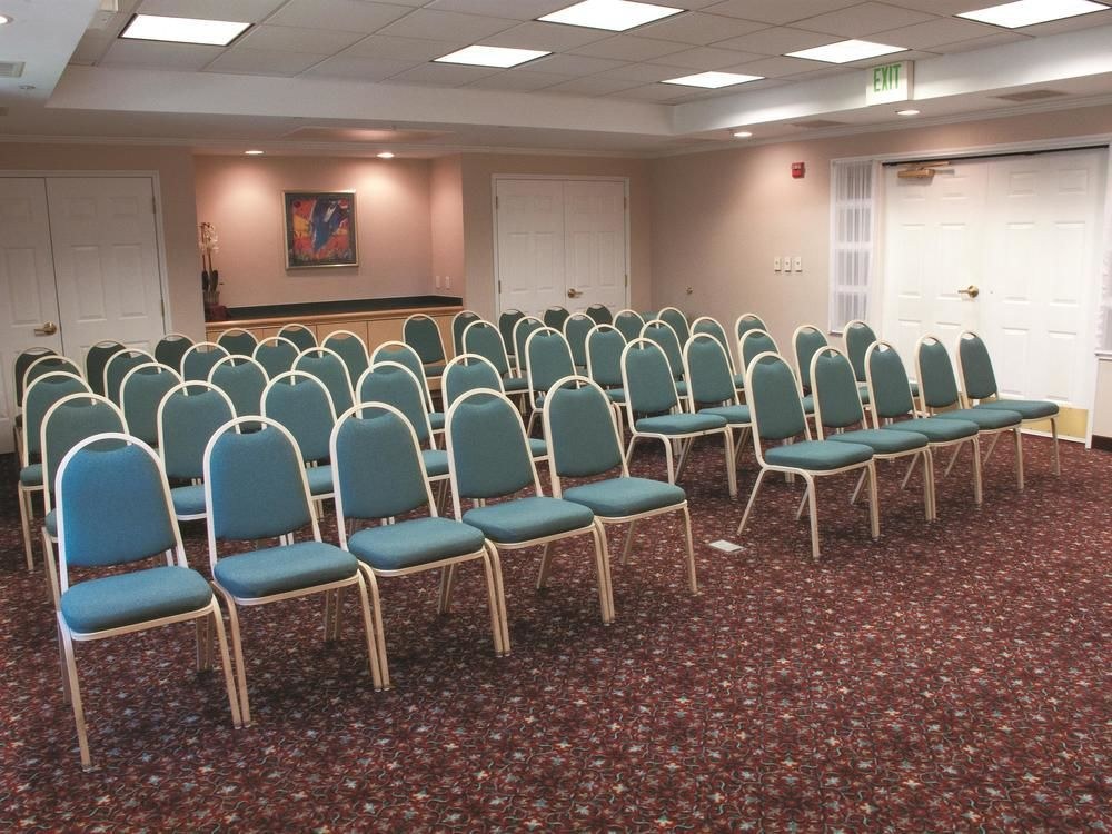La Quinta Inn & Suites by Wyndham Las Vegas Summerlin Tech photo 3