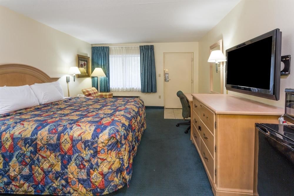 Days Inn by Wyndham N Orlando/Casselberry photo 3