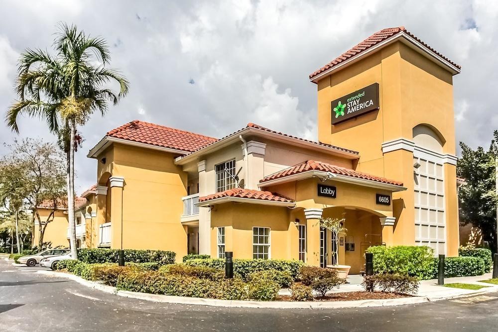Extended Stay America Suites Miami Airport Blue Lagoon photo 4