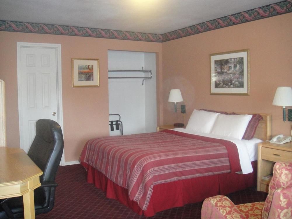 Muir Lodge Motel photo 2