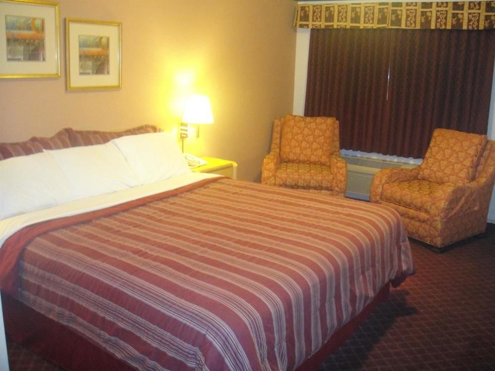 Muir Lodge Motel photo 3