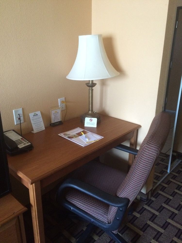 Days Inn by Wyndham Suites San Antonio North/Stone Oak photo 2