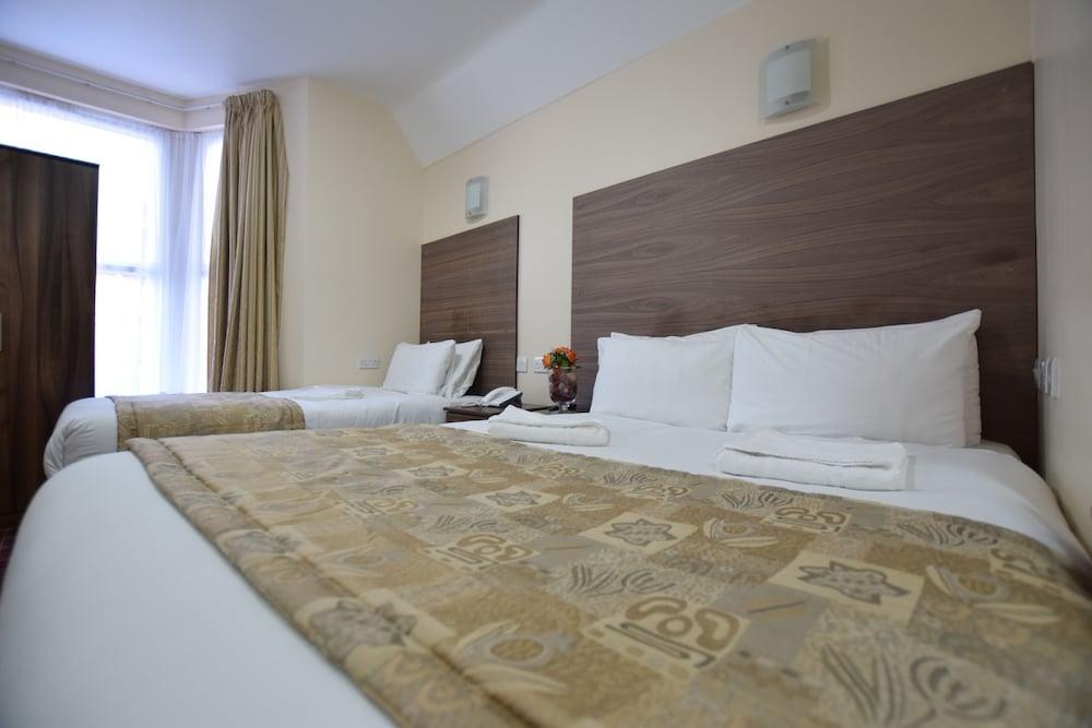 LUCKY 8 HOTEL photo 2