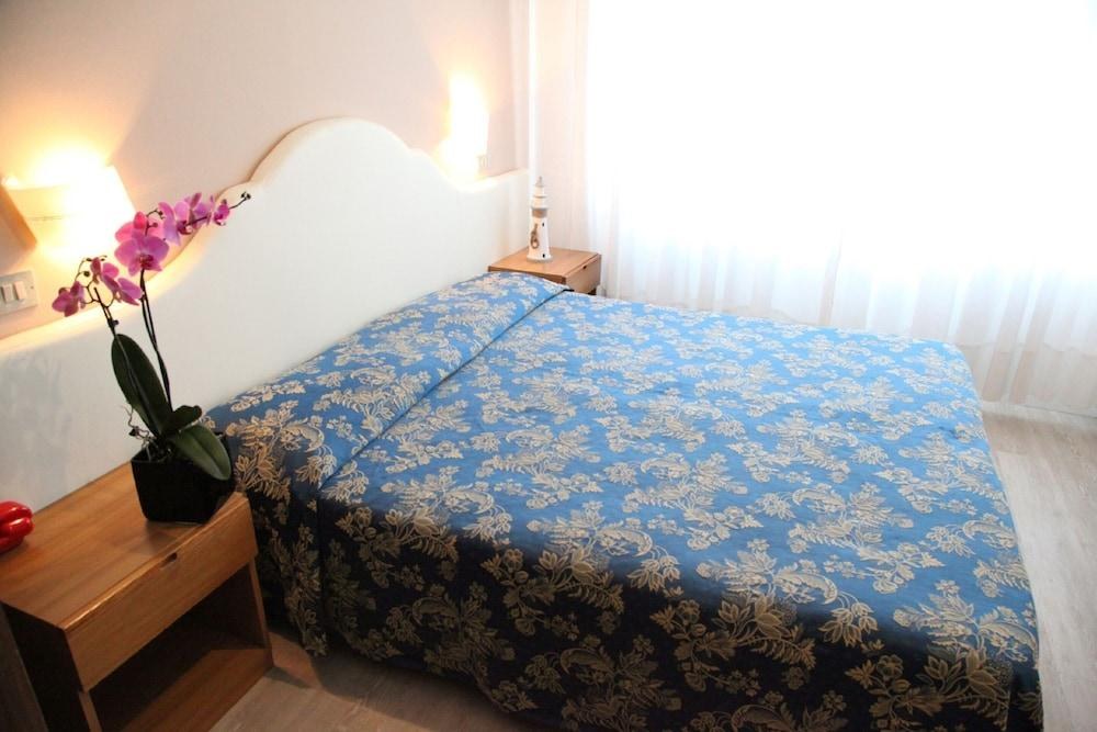 HOTEL MODERNO photo 2