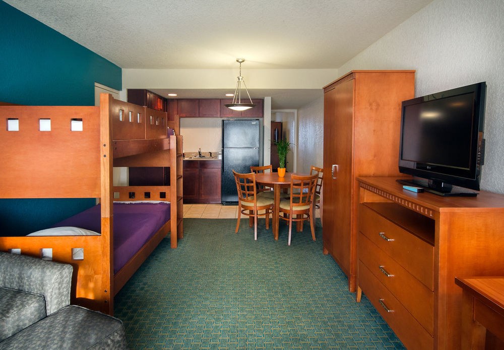 Ramada by Wyndham Hotel & Water Park photo 2