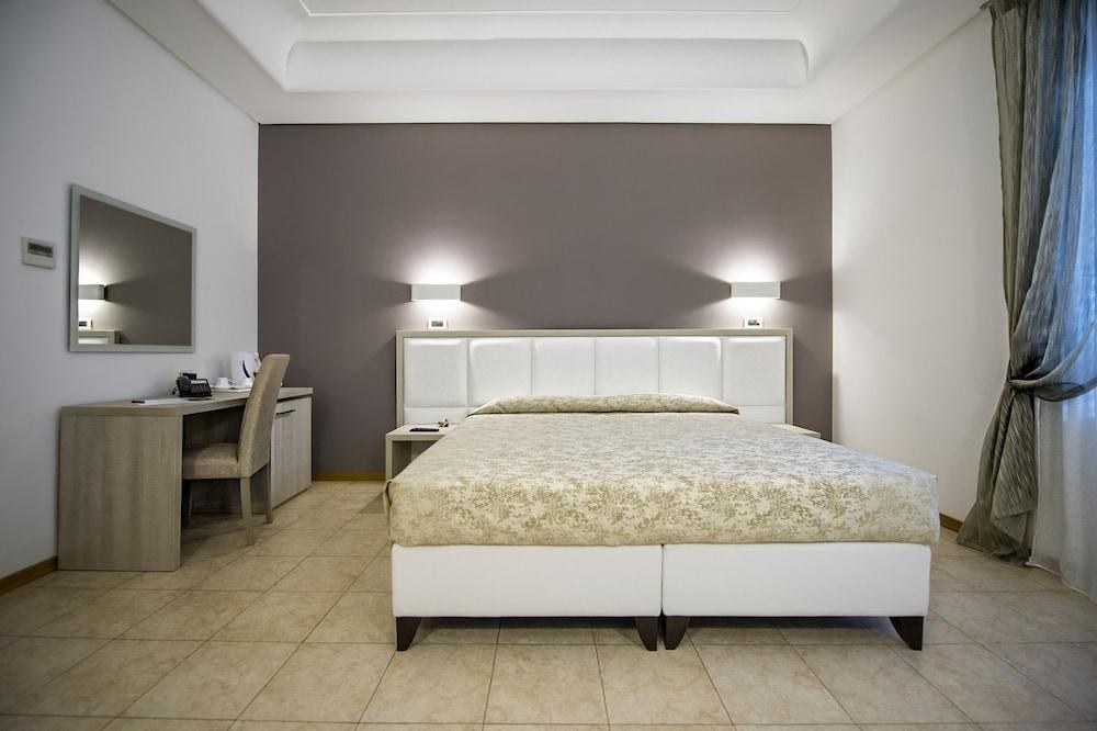 Artemisia Palace photo 2