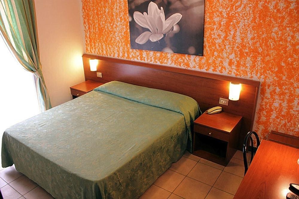 Hotel Paradiso photo 2