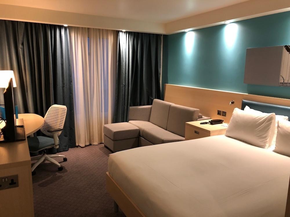 Hampton by Hilton Bristol Airport photo 3