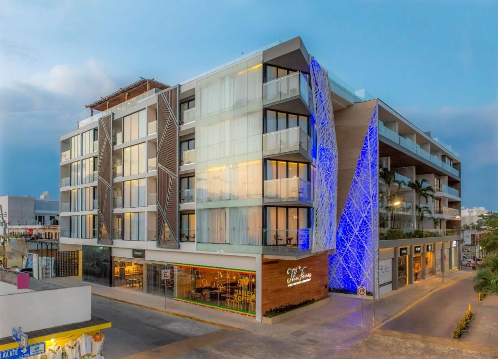 The Fives Downtown Hotel & Residences, Curio Collection