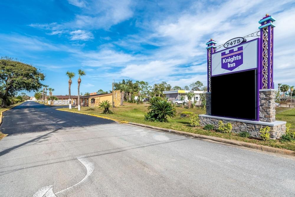 Super 8 by Wyndham Kissimmee/Orlando photo 2