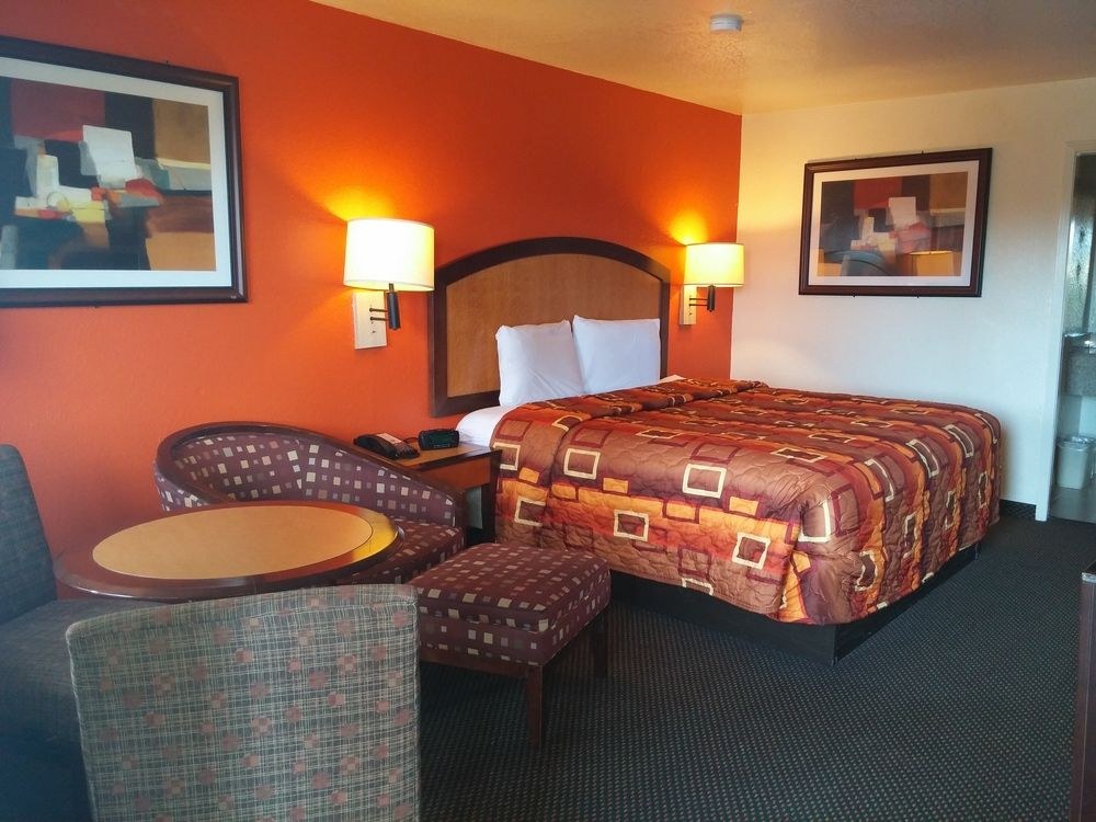 Travelodge by Wyndham Houston Hobby Airport