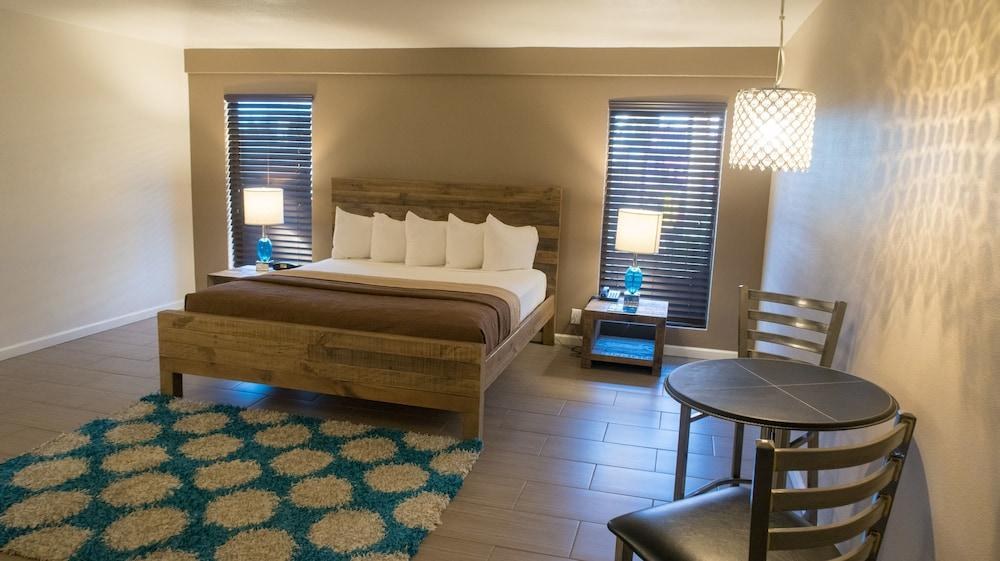 THUNDERBIRD HOTEL photo 4