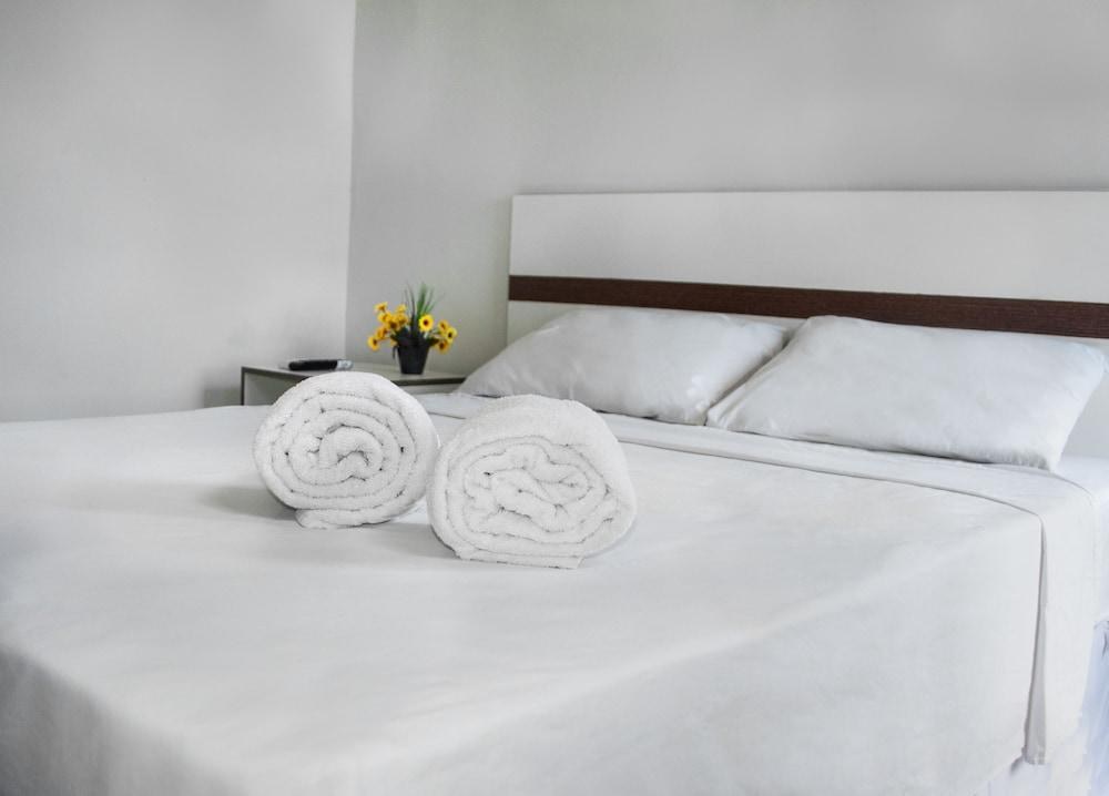 Hotel Beleza Beach photo 2