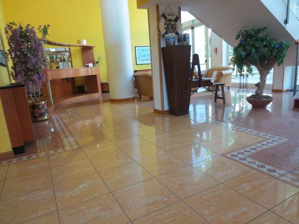 REMIN PLAZA photo 4