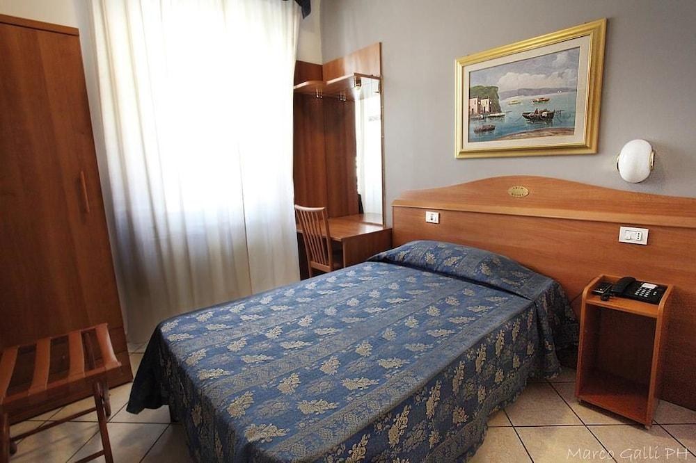ARCO HOTEL