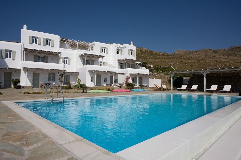 YAKINTHOS RESIDENCE photo 3