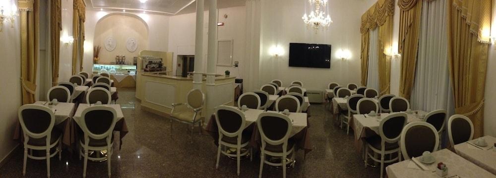 HOTEL FELLINI photo 4
