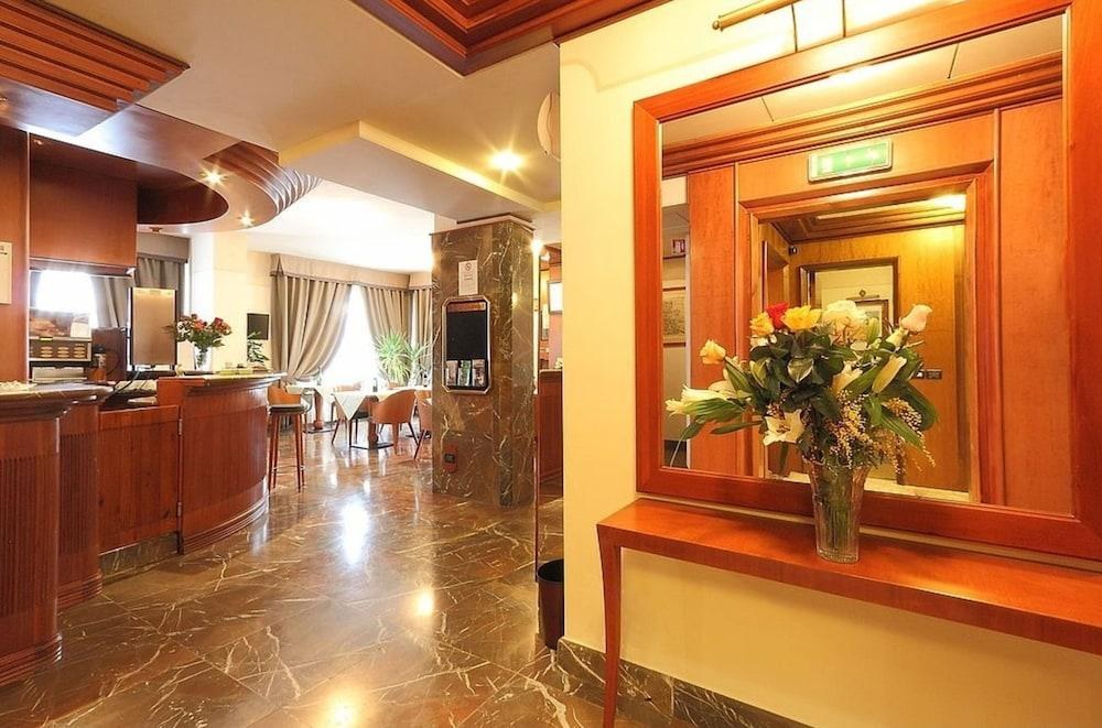 Hotel Arcadia photo 2