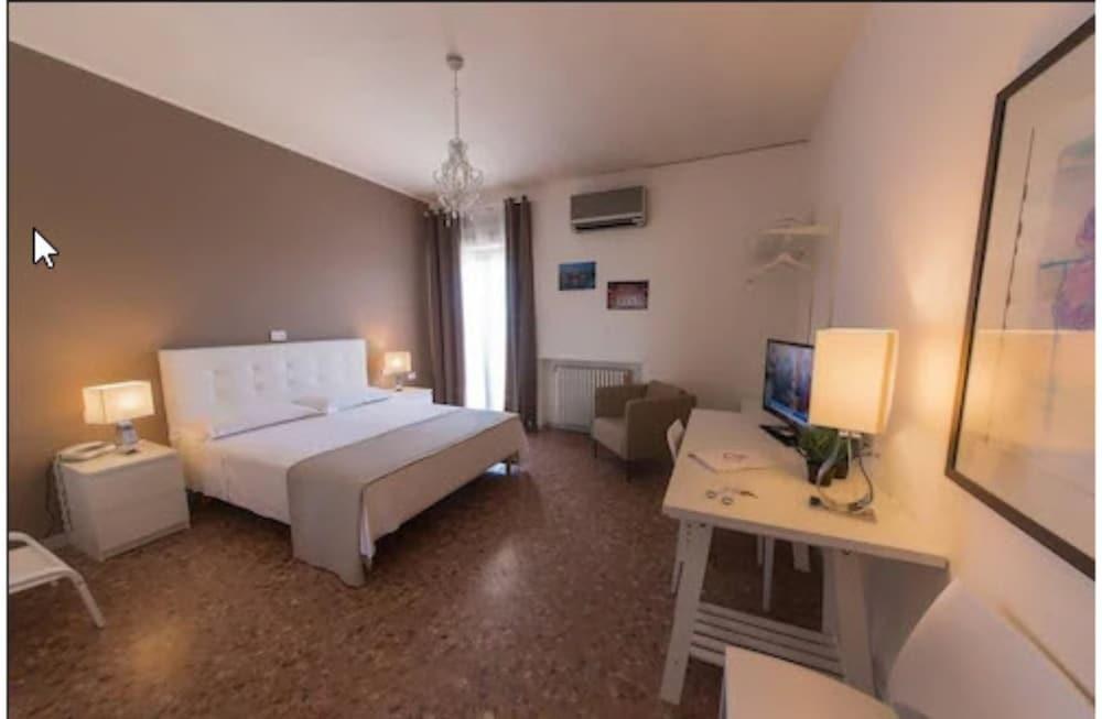 HOTEL RIVIERA photo 4