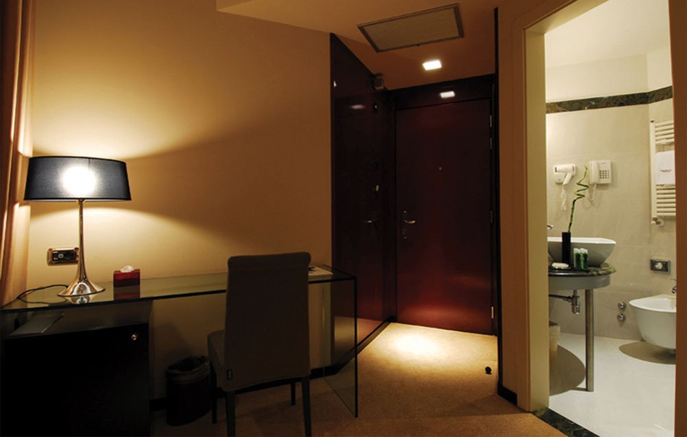 COSMOPOLITAN HOTEL photo 1