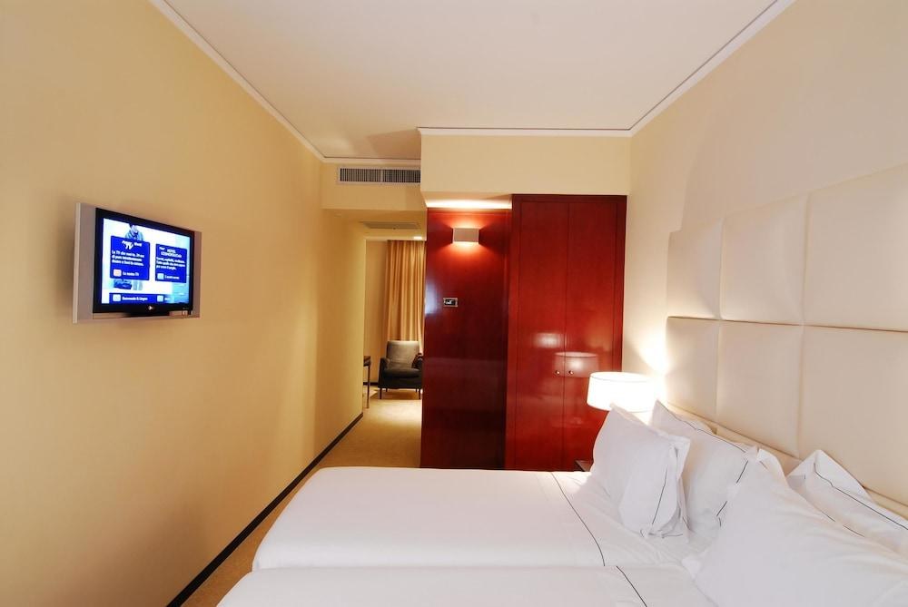 COSMOPOLITAN HOTEL photo 3