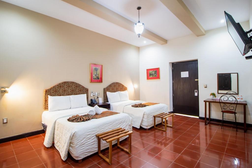 HOTEL MERIDA photo 2