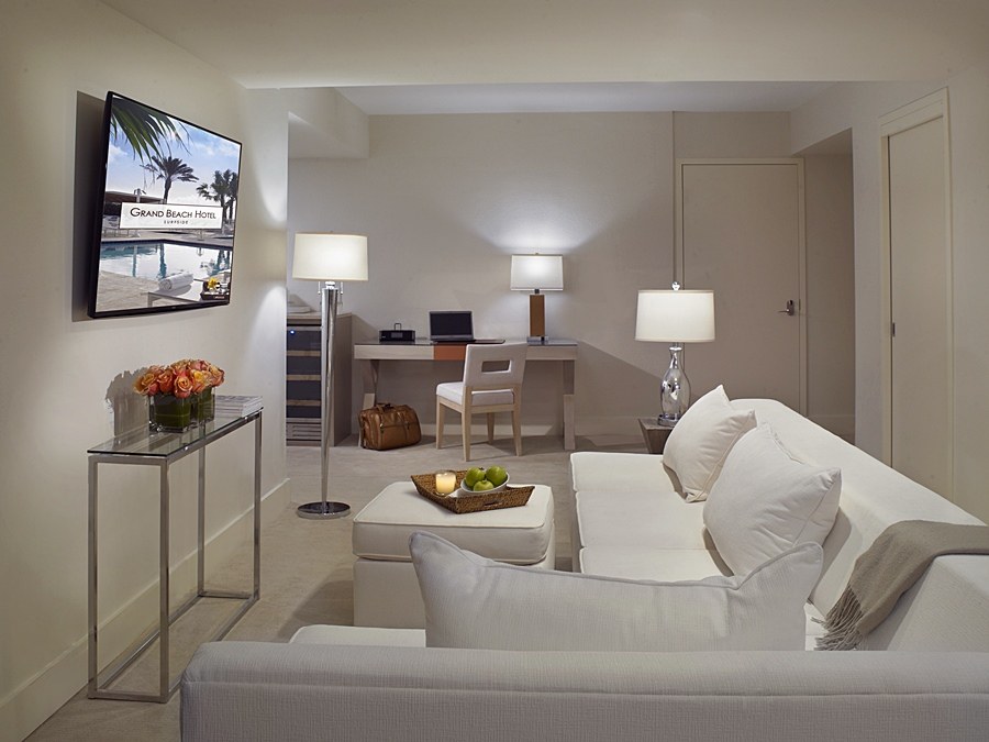 GRAND BEACH HOTEL SURFSIDE WEST photo 2