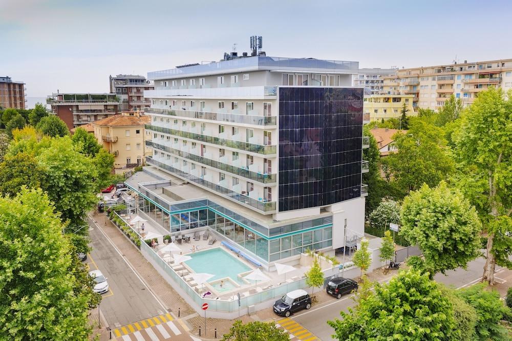 AQUA HOTEL photo 3