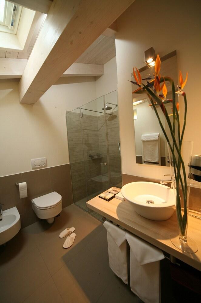 LE ROSE SUITE HOTEL photo 3