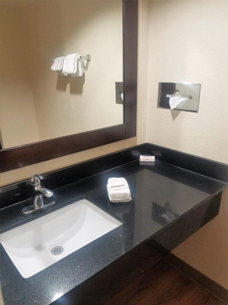 Red Roof Inn & Suites Houston - Hobby Airport photo 4